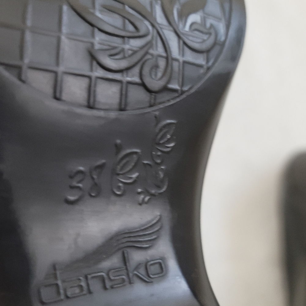 Dansko Women's shoes/ Black Milled size 38 / Used good condition - Picture 5 of 6